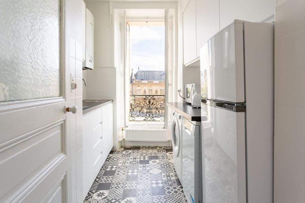 Ferienwohnung Le Marais, Fantastic View On Archives Nationales Paris Exterior foto